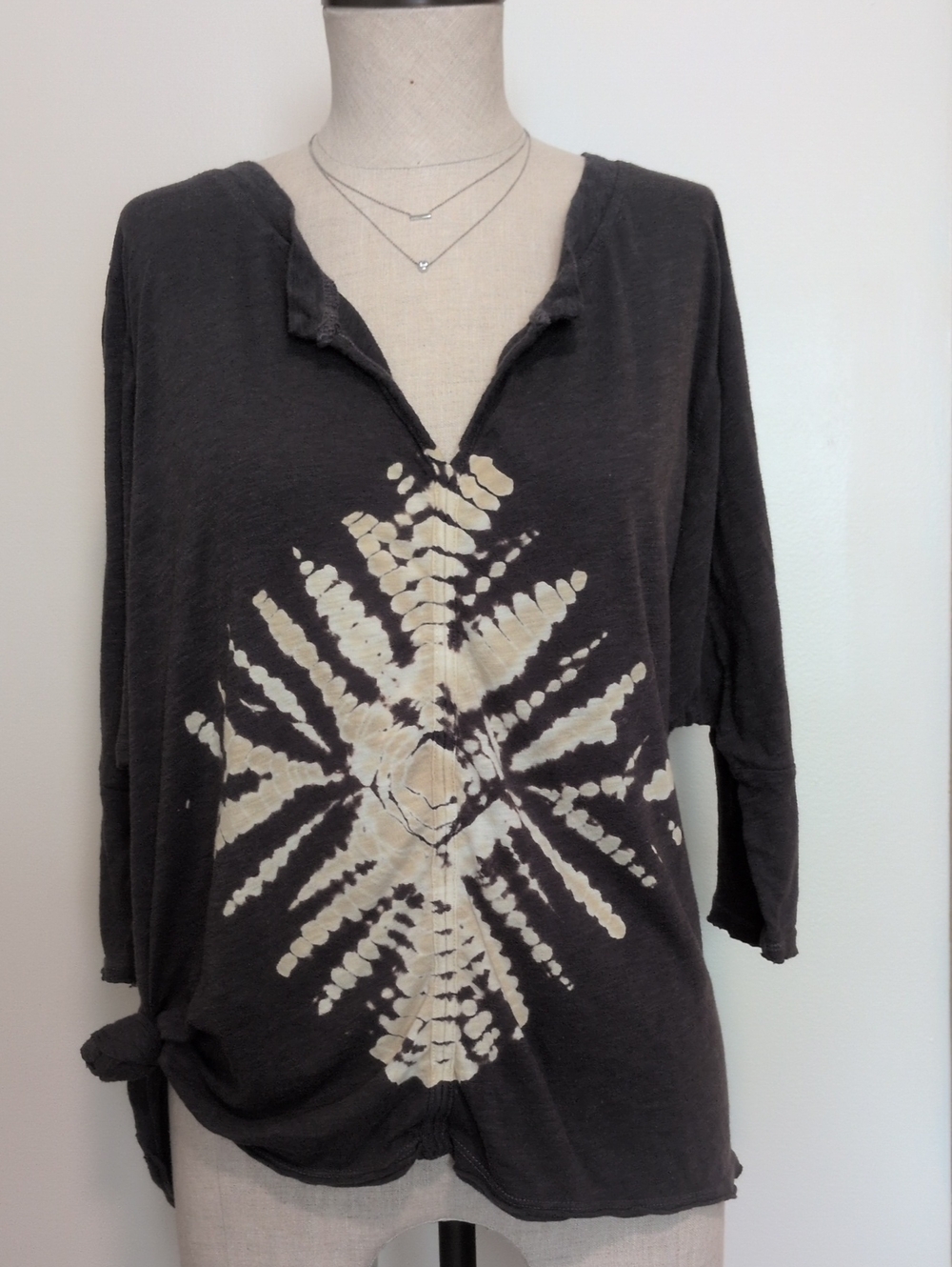 Wearables Lg Women's Charcoal Tie-Dye V-Neck Top